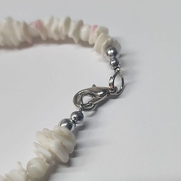 Beaded Puka Shell Bracelet size 7.75" Made in the Philippines - Picture 3 of 3